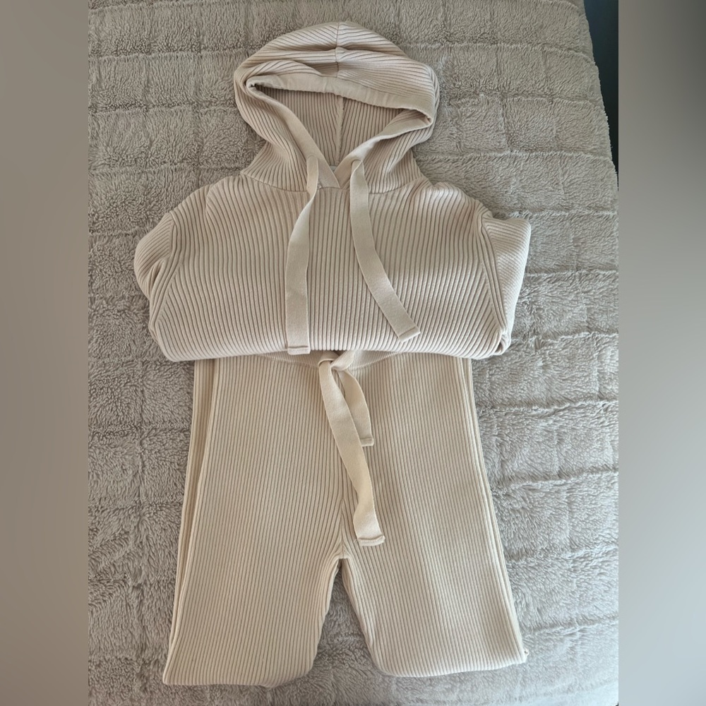 XLE cozy set. Hoodie with leggings